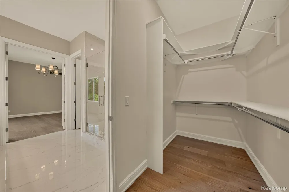 526 Maplehill Road Rochester Hills City, MI 48306