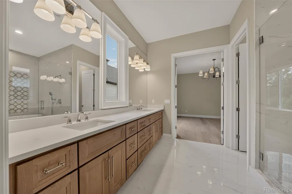 526 Maplehill Road Rochester Hills City, MI 48306