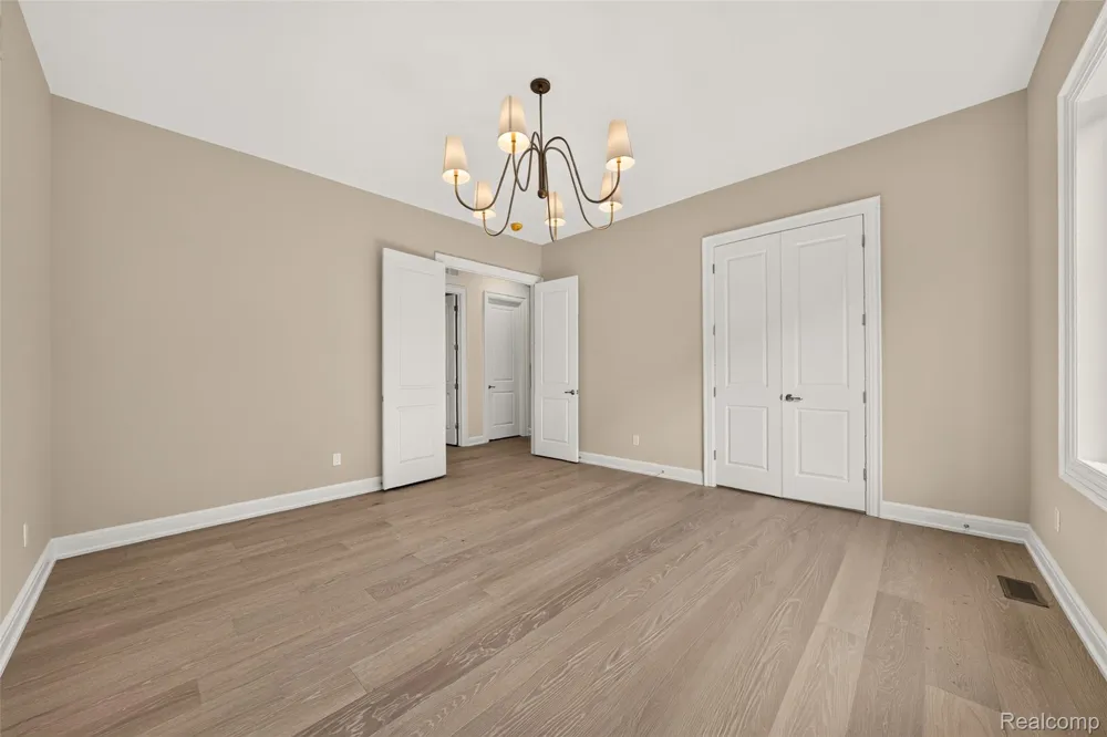 526 Maplehill Road Rochester Hills City, MI 48306