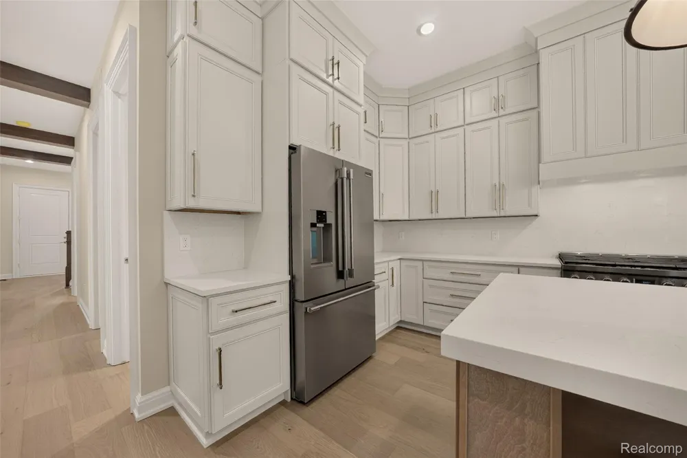 526 Maplehill Road Rochester Hills City, MI 48306