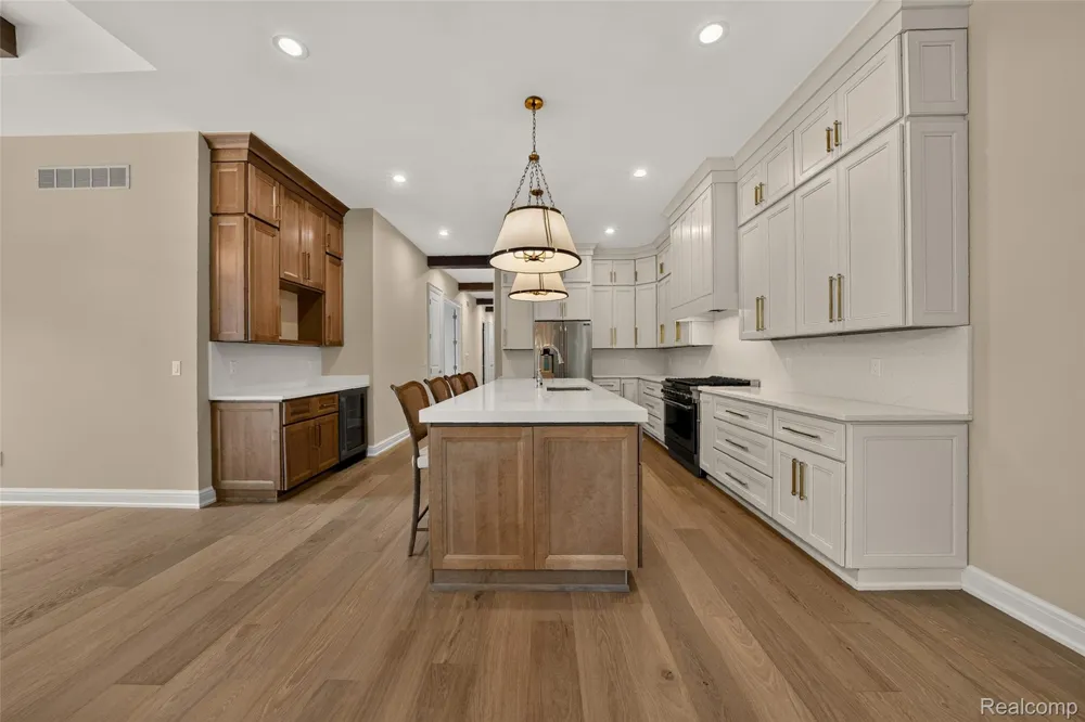 526 Maplehill Road Rochester Hills City, MI 48306