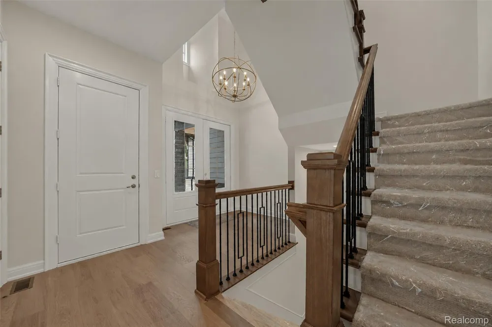 526 Maplehill Road Rochester Hills City, MI 48306