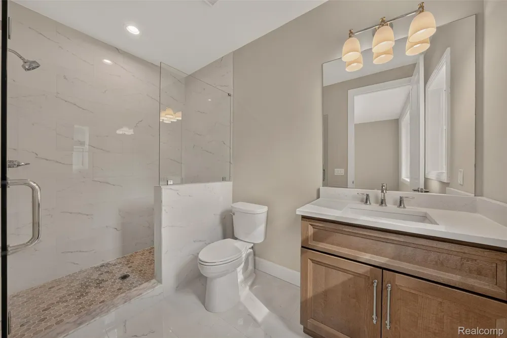526 Maplehill Road Rochester Hills City, MI 48306