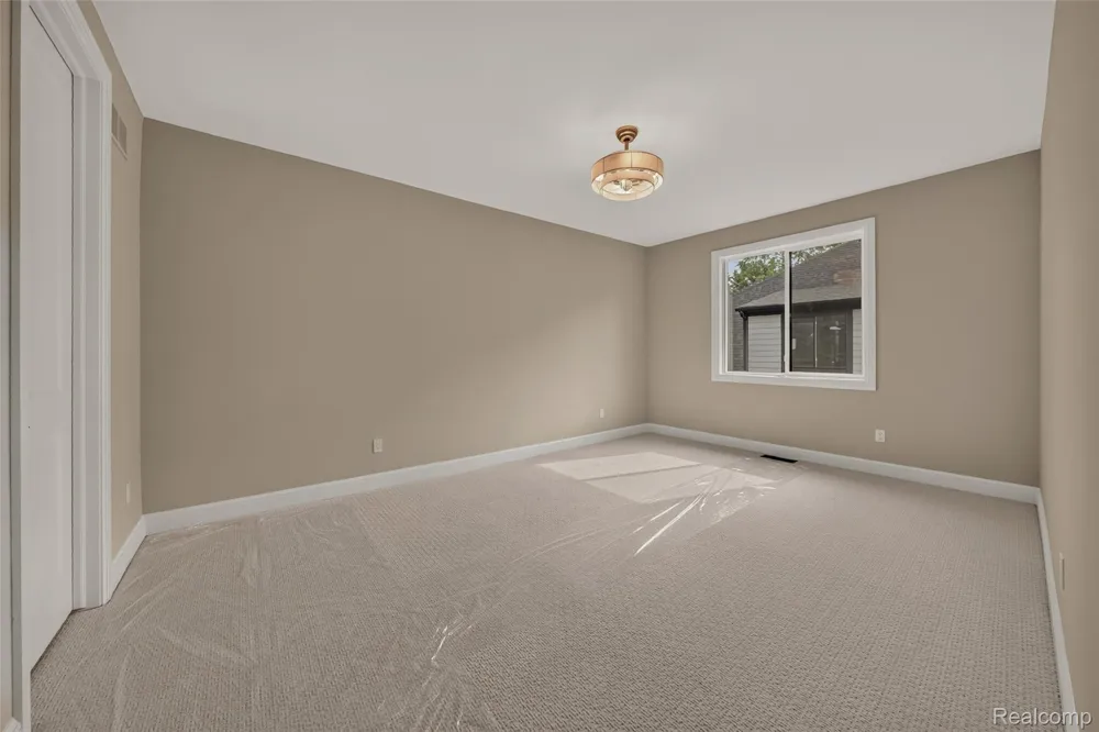 526 Maplehill Road Rochester Hills City, MI 48306