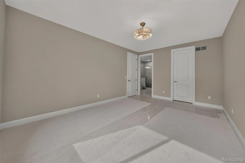 526 Maplehill Road Rochester Hills City, MI 48306