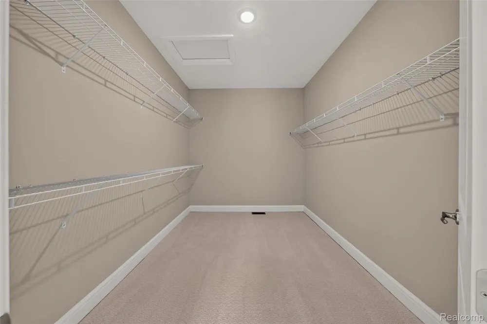 526 Maplehill Road Rochester Hills City, MI 48306