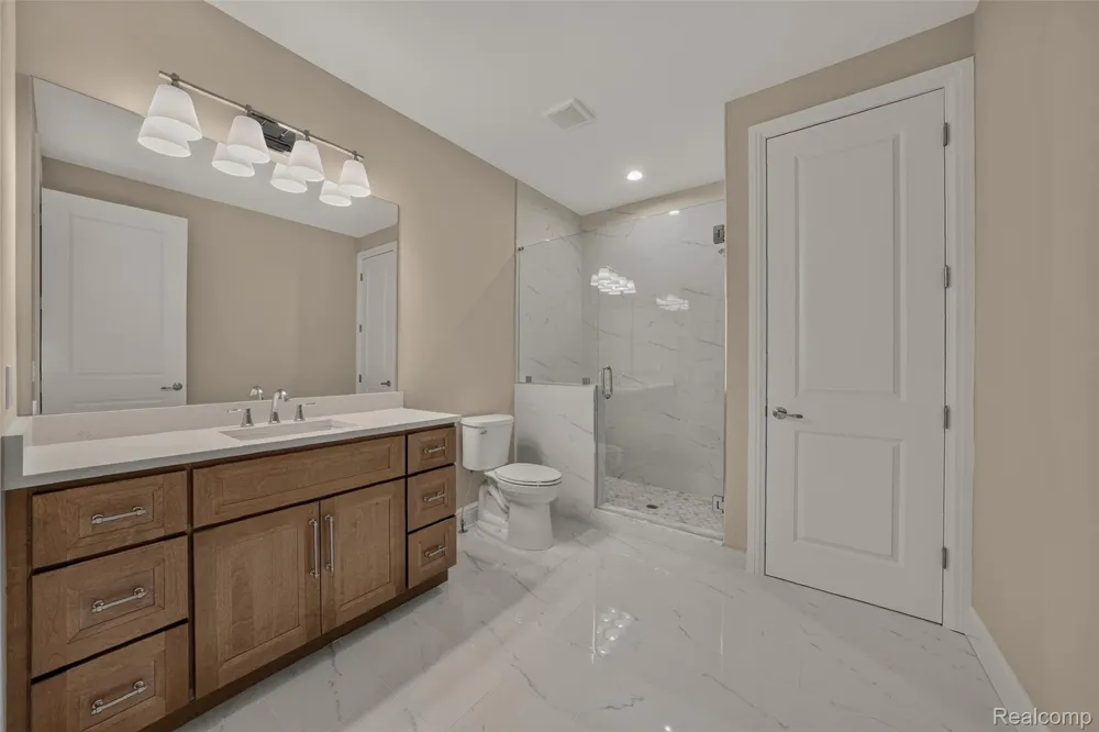 526 Maplehill Road Rochester Hills City, MI 48306