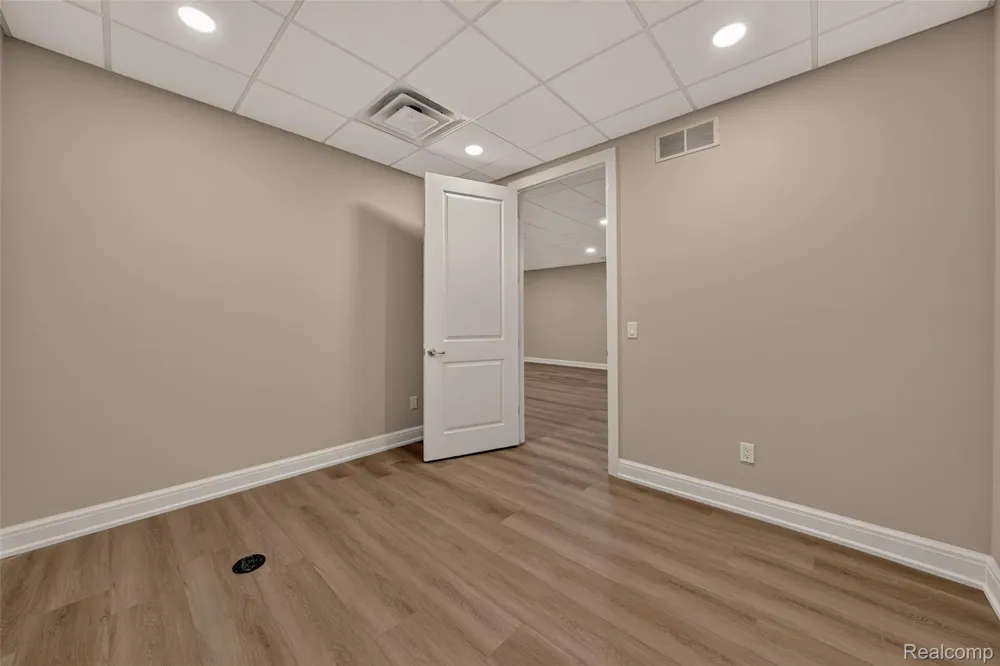 526 Maplehill Road Rochester Hills City, MI 48306