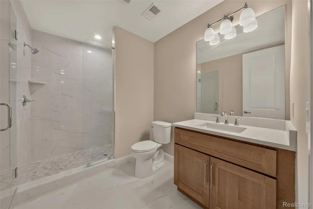526 Maplehill Road Rochester Hills City, MI 48306