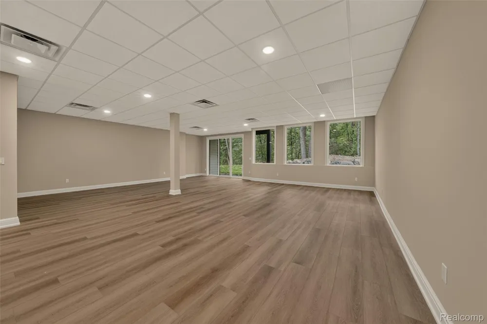 526 Maplehill Road Rochester Hills City, MI 48306