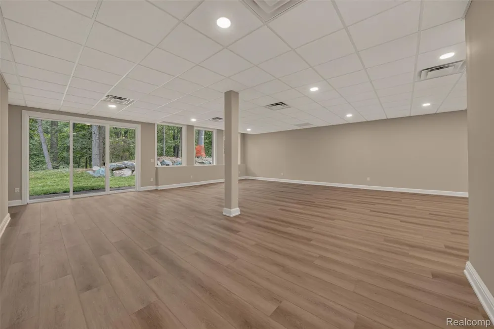 526 Maplehill Road Rochester Hills City, MI 48306