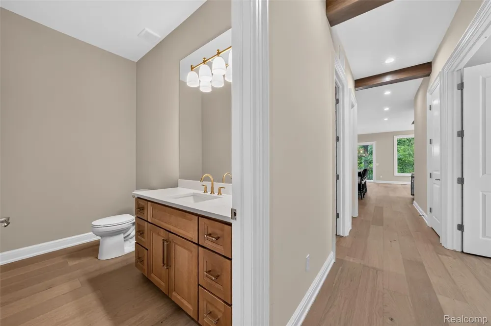 526 Maplehill Road Rochester Hills City, MI 48306