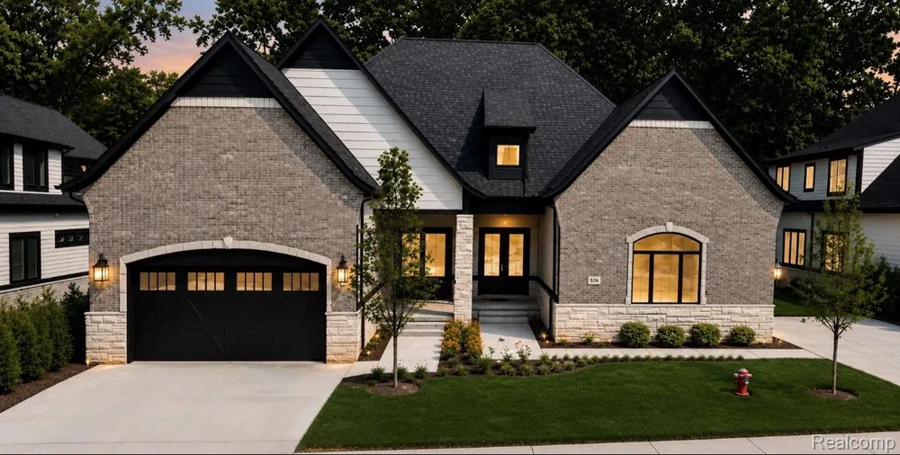 526 Maplehill Road Rochester Hills City, MI 48306