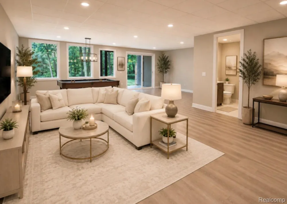 526 Maplehill Road Rochester Hills City, MI 48306