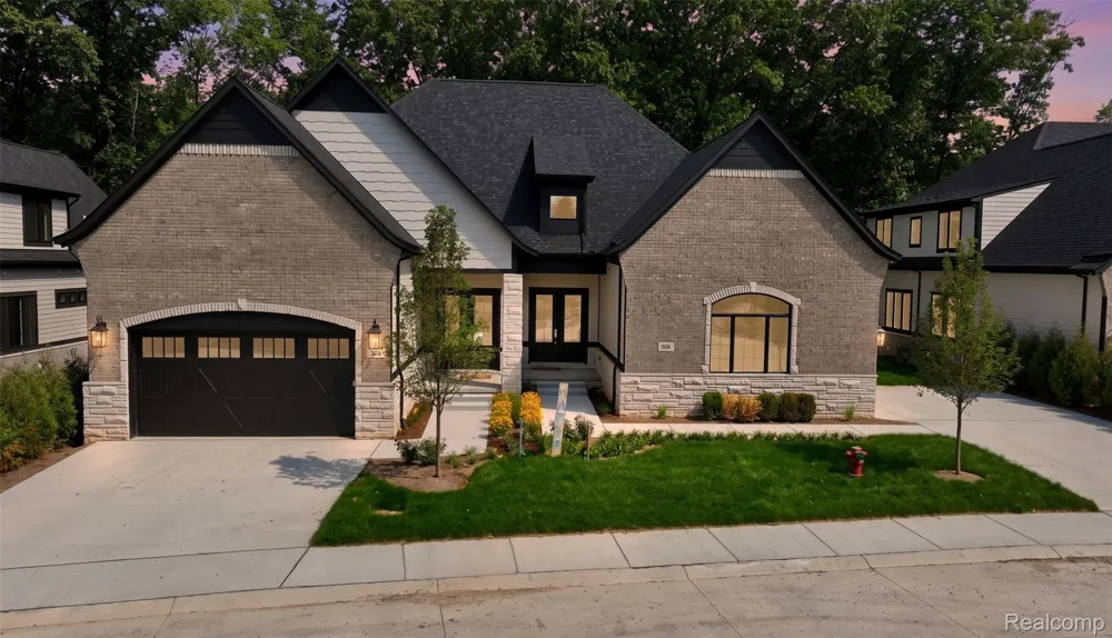 526 Maplehill Road Rochester Hills City, MI 48306