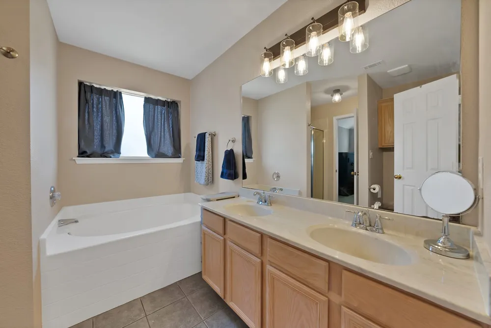 2209 Quail Ridge Drive Weatherford, TX 76087