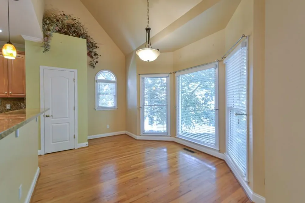3243 Summer Stream Lane Kennesaw, GA 30152