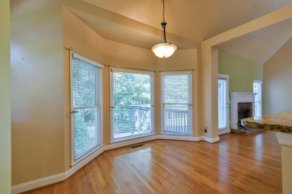 3243 Summer Stream Lane Kennesaw, GA 30152