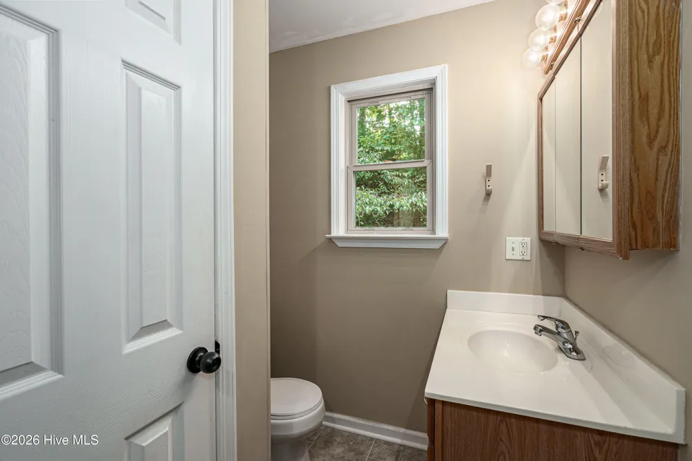 643 Zekes Trail Marble, NC 28905