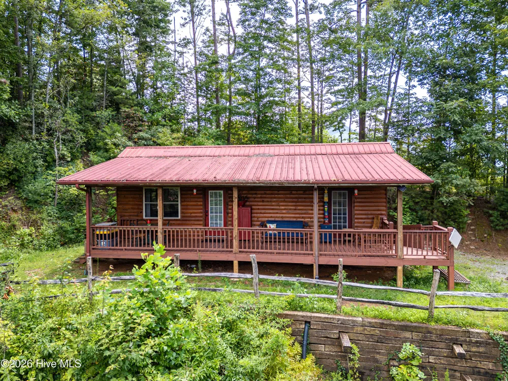 643 Zekes Trail Marble, NC 28905