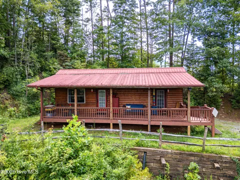 643 Zekes Trail