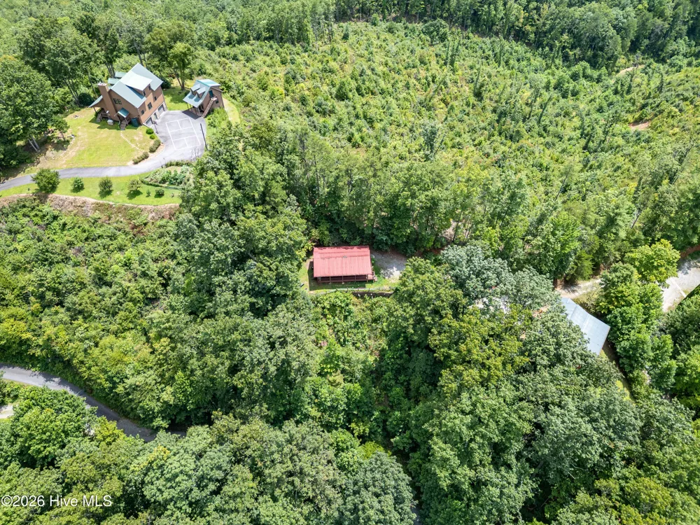643 Zekes Trail Marble, NC 28905