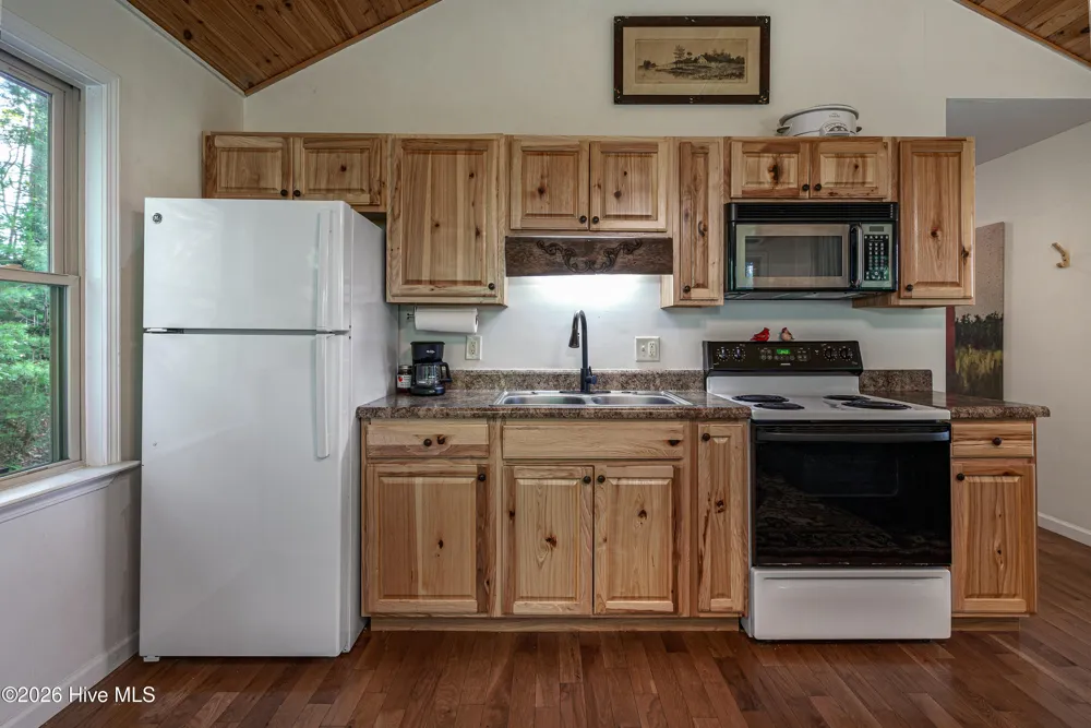 643 Zekes Trail Marble, NC 28905