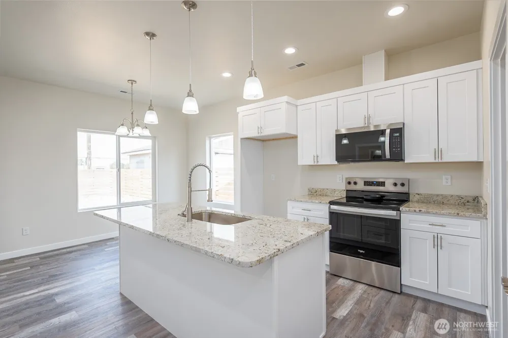 248 SE Pioneer Ave Ephrata, WA 98823