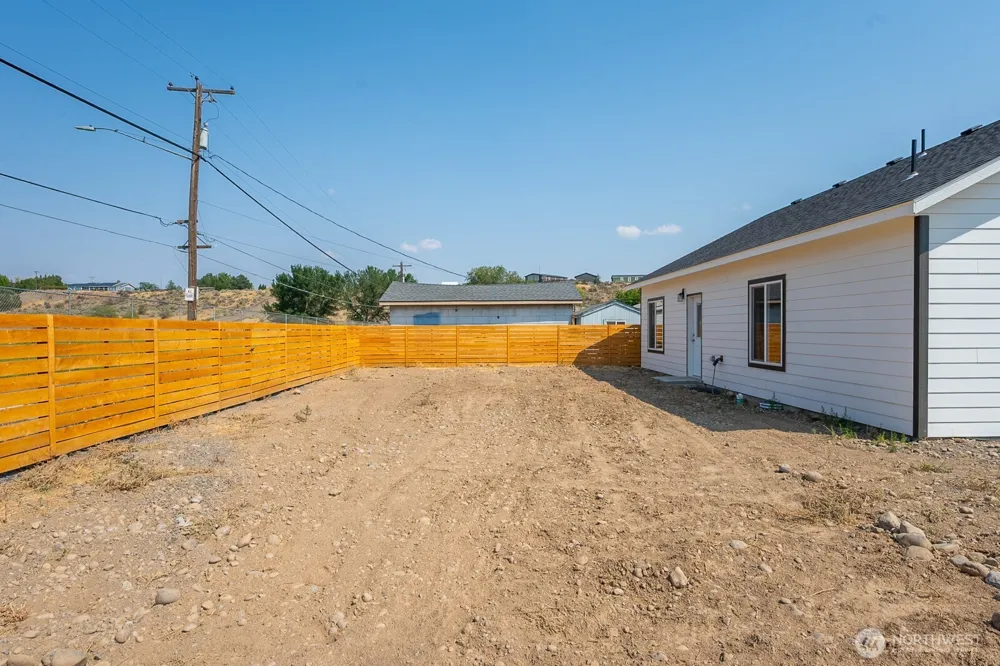 248 SE Pioneer Ave Ephrata, WA 98823