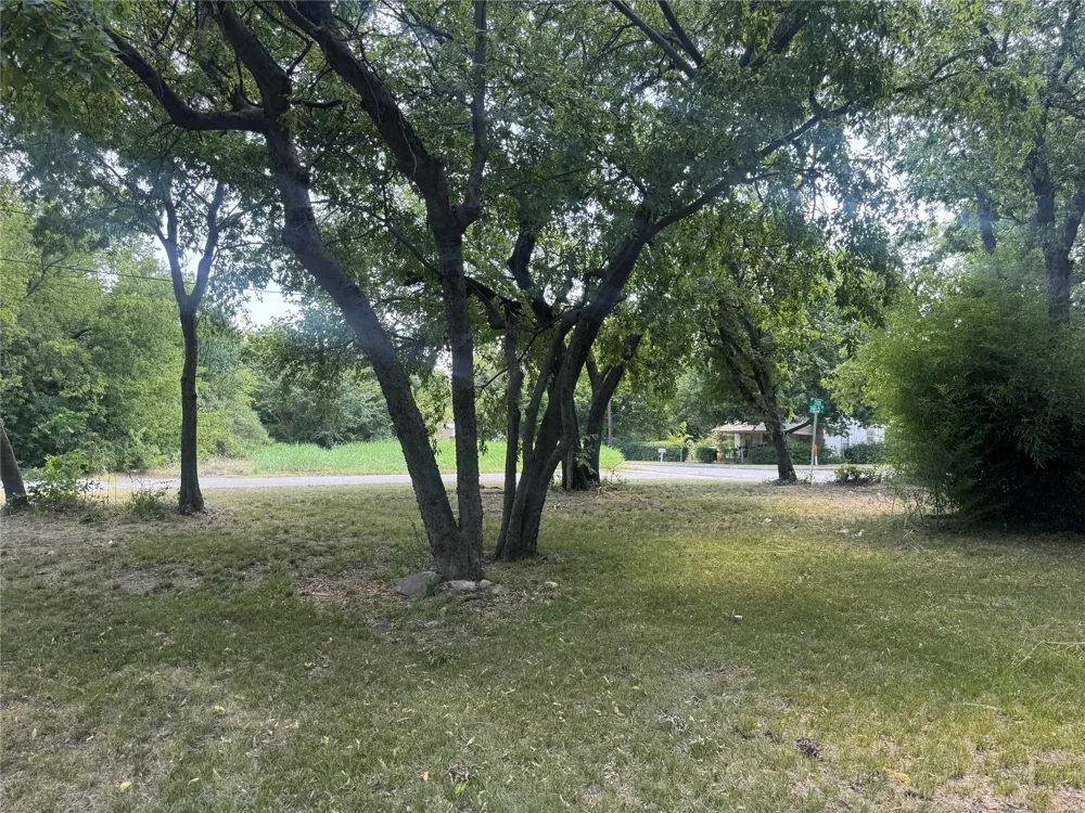 907 Buck Street Gainesville, TX 76240