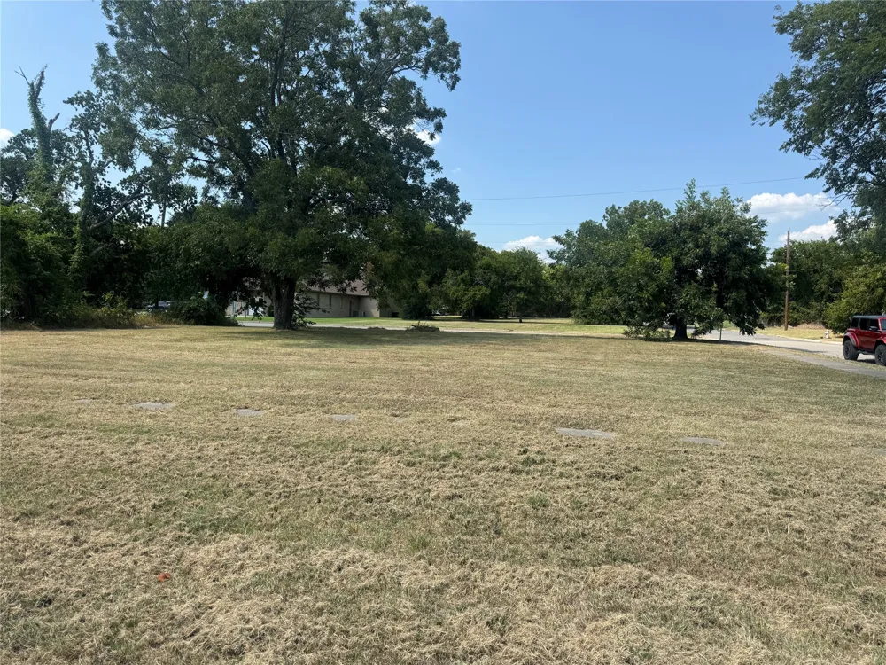 907 Buck Street Gainesville, TX 76240