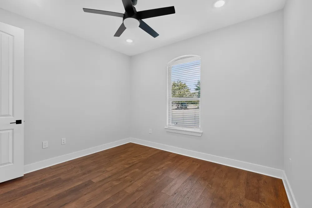 1672 Brookview Drive Lancaster, TX 75146