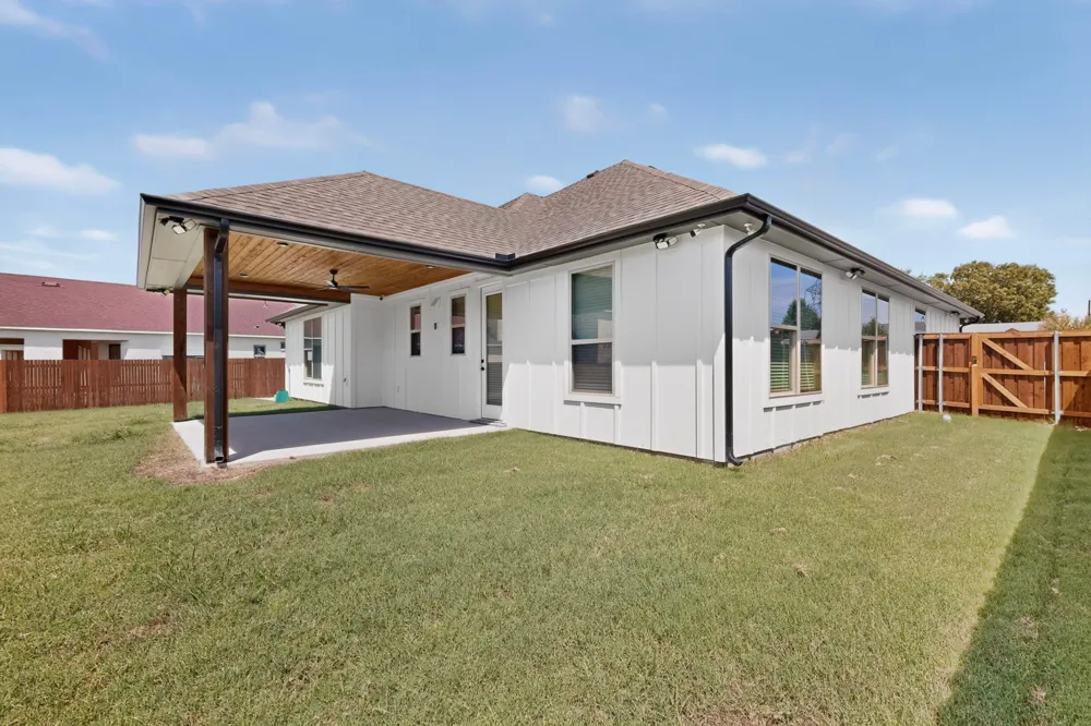 1672 Brookview Drive Lancaster, TX 75146