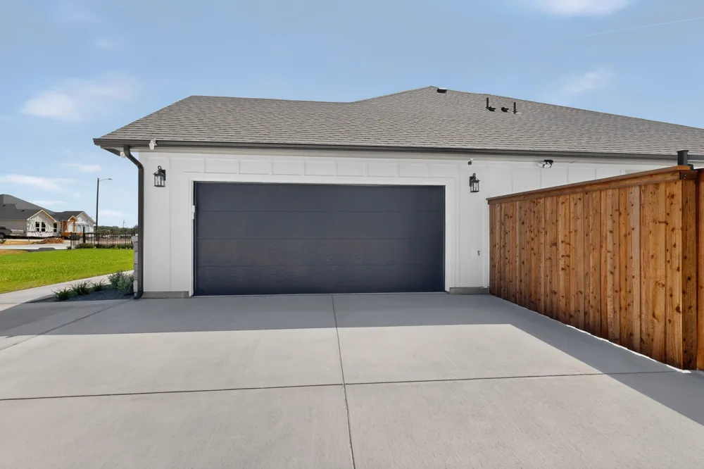 1672 Brookview Drive Lancaster, TX 75146
