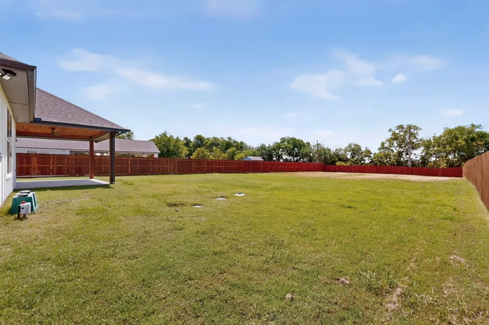 1672 Brookview Drive Lancaster, TX 75146