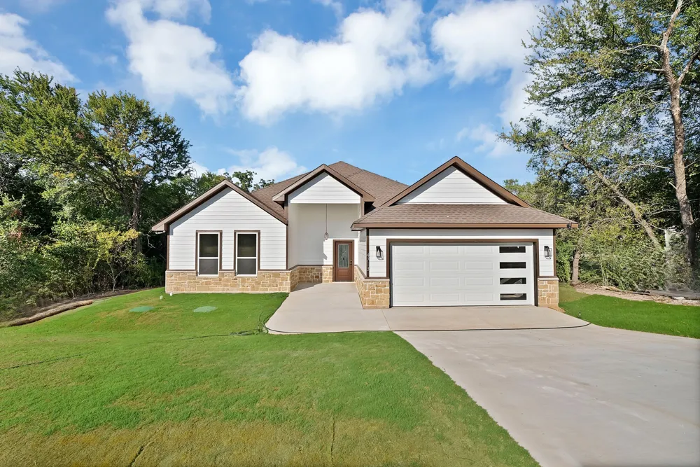 4713 Llano Street Granbury, TX 76048
