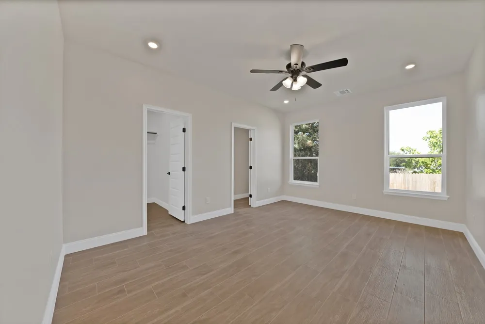 4713 Llano Street Granbury, TX 76048