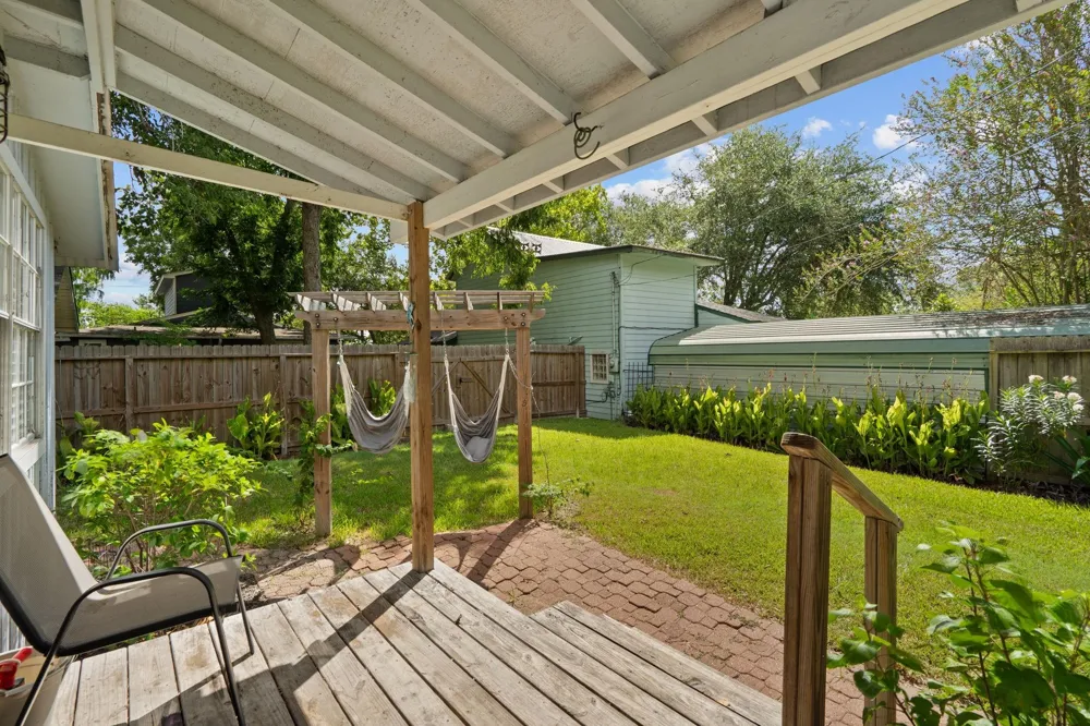 3915 W Estes Drive Drive Bacliff, TX 77518