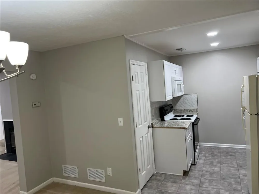 189 Holcomb Ferry Road Roswell, GA 30076