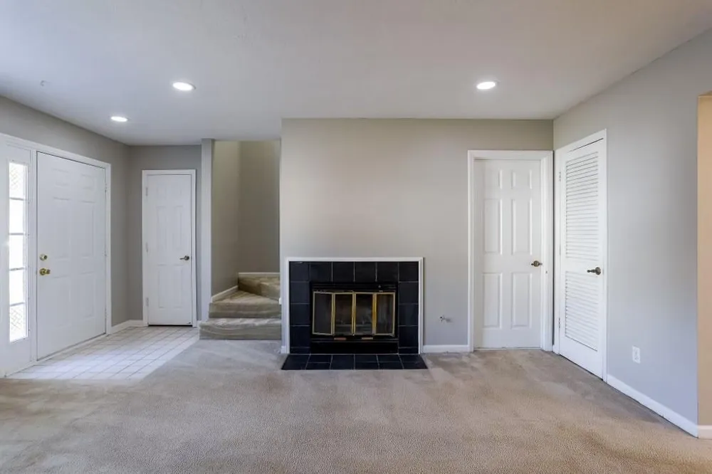 189 Holcomb Ferry Road Roswell, GA 30076