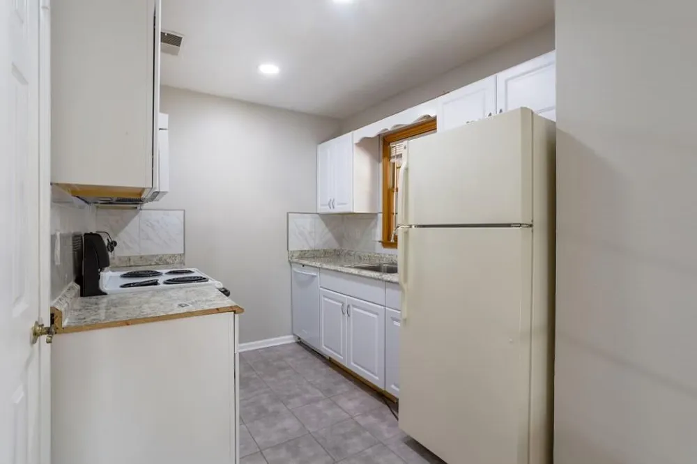 189 Holcomb Ferry Road Roswell, GA 30076