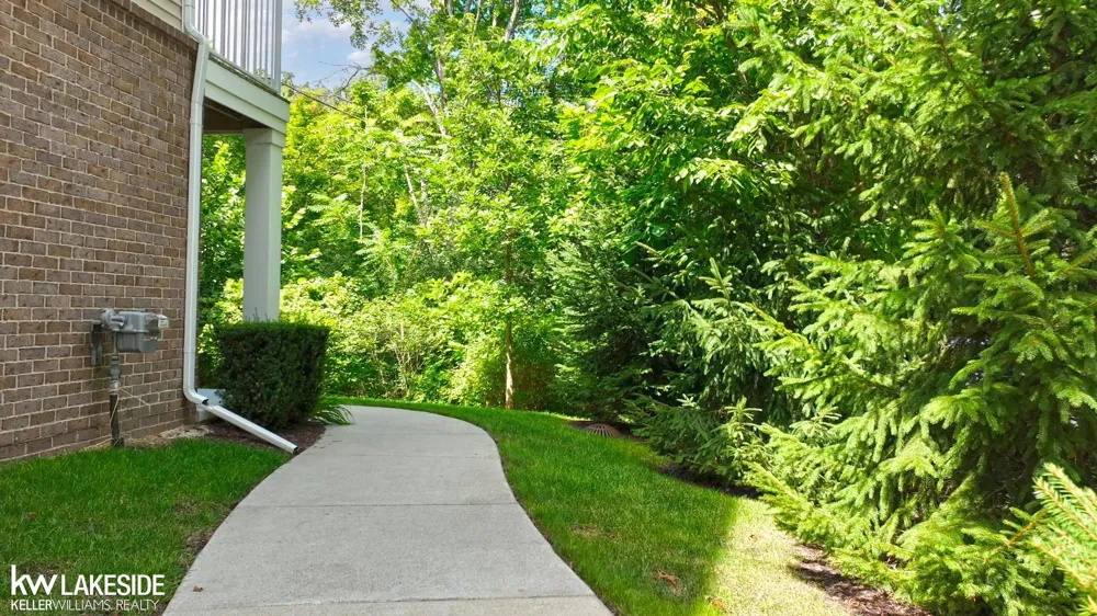 3327 Parkways Boulevard Auburn Hills City, MI 48326