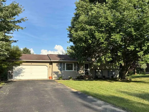 6228 Applewood Lane
