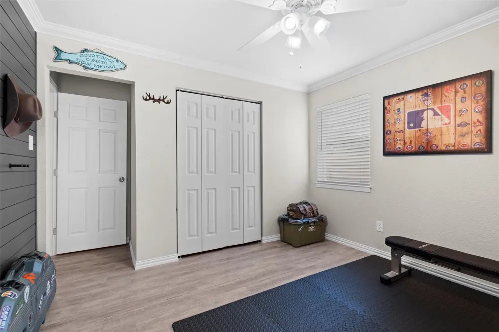 8037 Pinewood Drive Benbrook, TX 76116