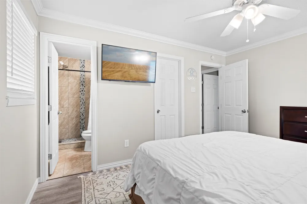 8037 Pinewood Drive Benbrook, TX 76116