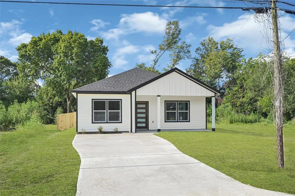 2429 Boss Street La Marque, TX 77568