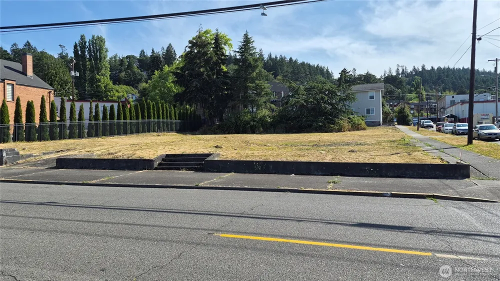 124 NW Cascade Avenue Chehalis, WA 98532