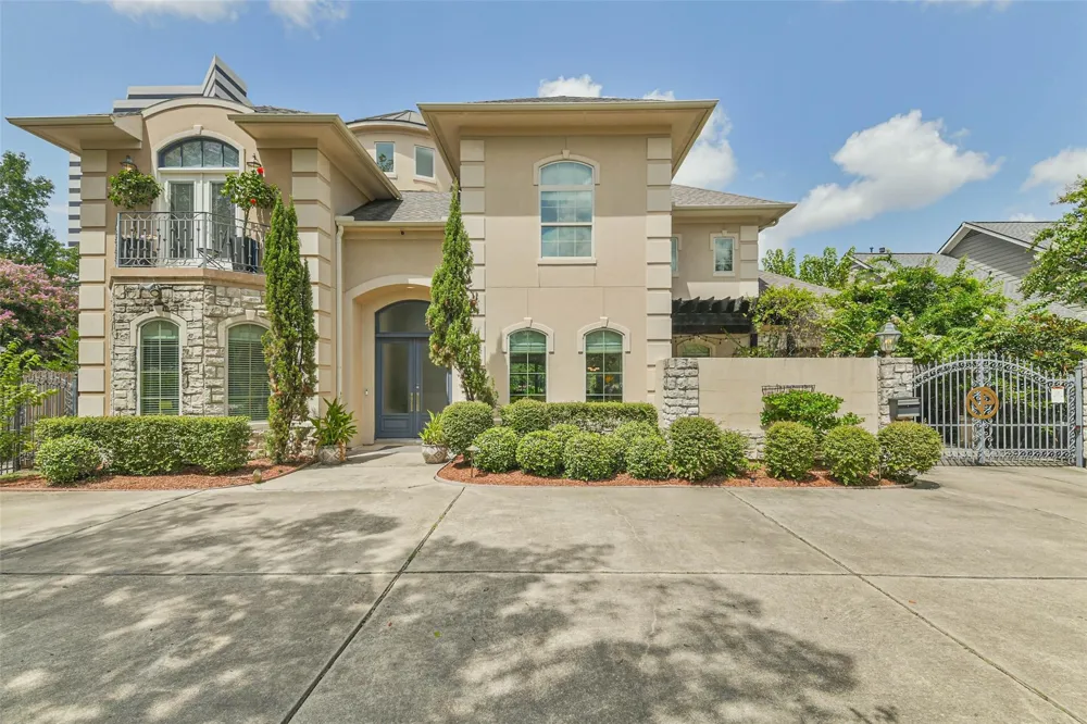 2502 Chimney Rock Road Houston, TX 77056