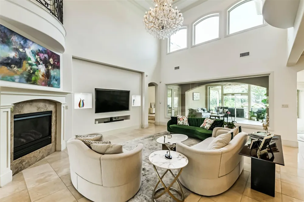 2502 Chimney Rock Road Houston, TX 77056