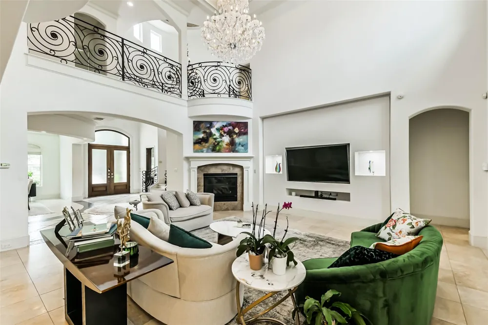 2502 Chimney Rock Road Houston, TX 77056